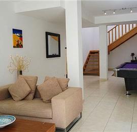 4 Bedroom Villa with Pool in Playa Blanca, Sleeps 8-10